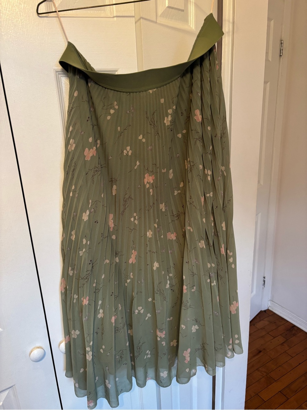 Wilfred (Aritzia): Olive Green Pleated Floral Skirt Women’s 1X